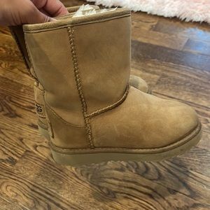 Girls Chestnut Ugg Boots Very Good Condition